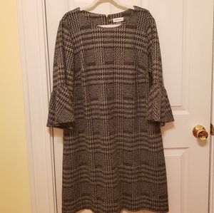 Calvin Klein Houndstooth Shift Dress with Bell Sleeve - black/white size 18W